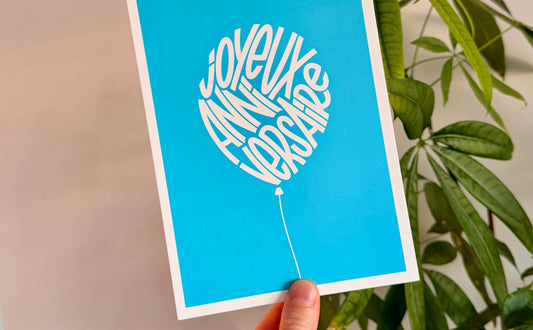 Carte postale anniversaire – 10 idées de textes originaux